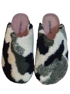 Olivia Miller Camo Sherpa Clogs